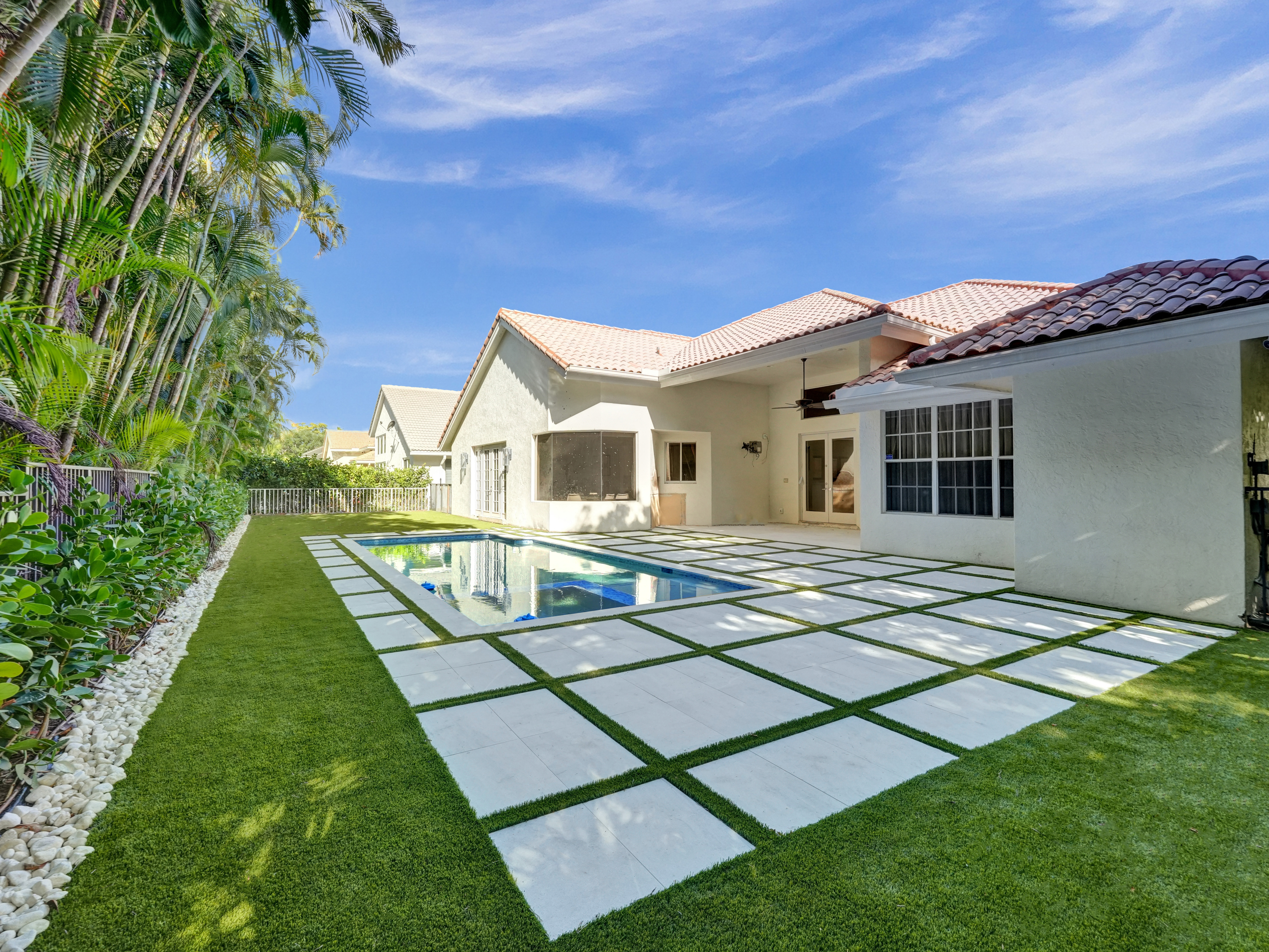 Turf Edging And Trimming